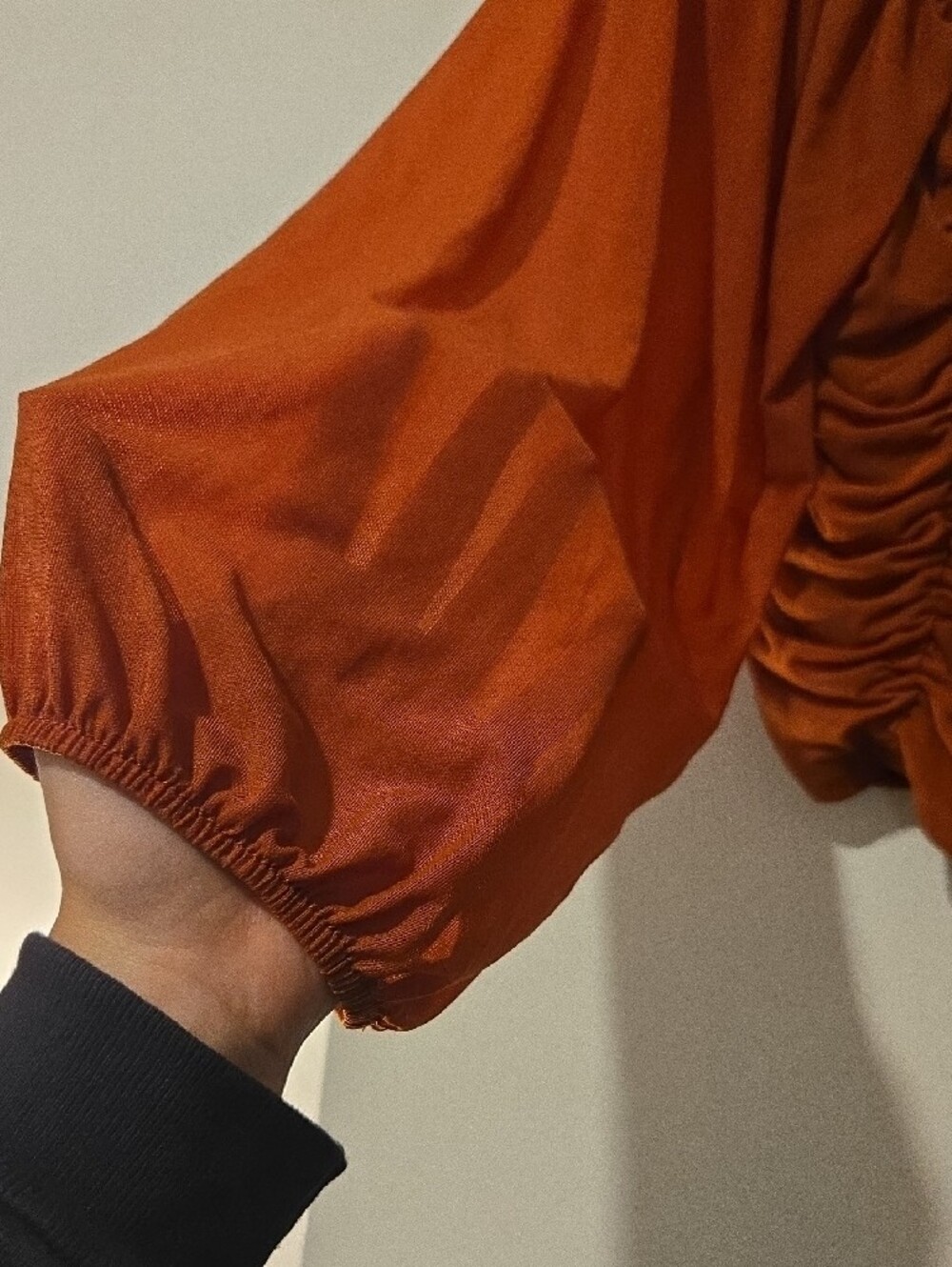 Lulu's Rust Drawstring Ruched Long-Sleeve Crop - Picture 6 of 7